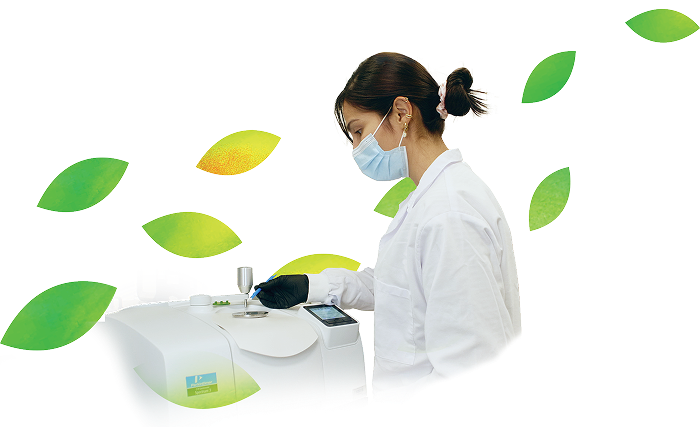 RIE-header-image-LAB-Lady-1